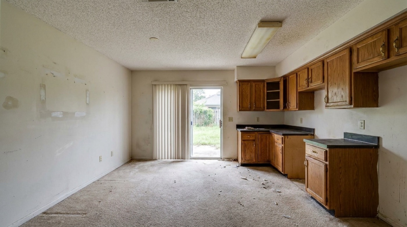 Kitchen before renovation